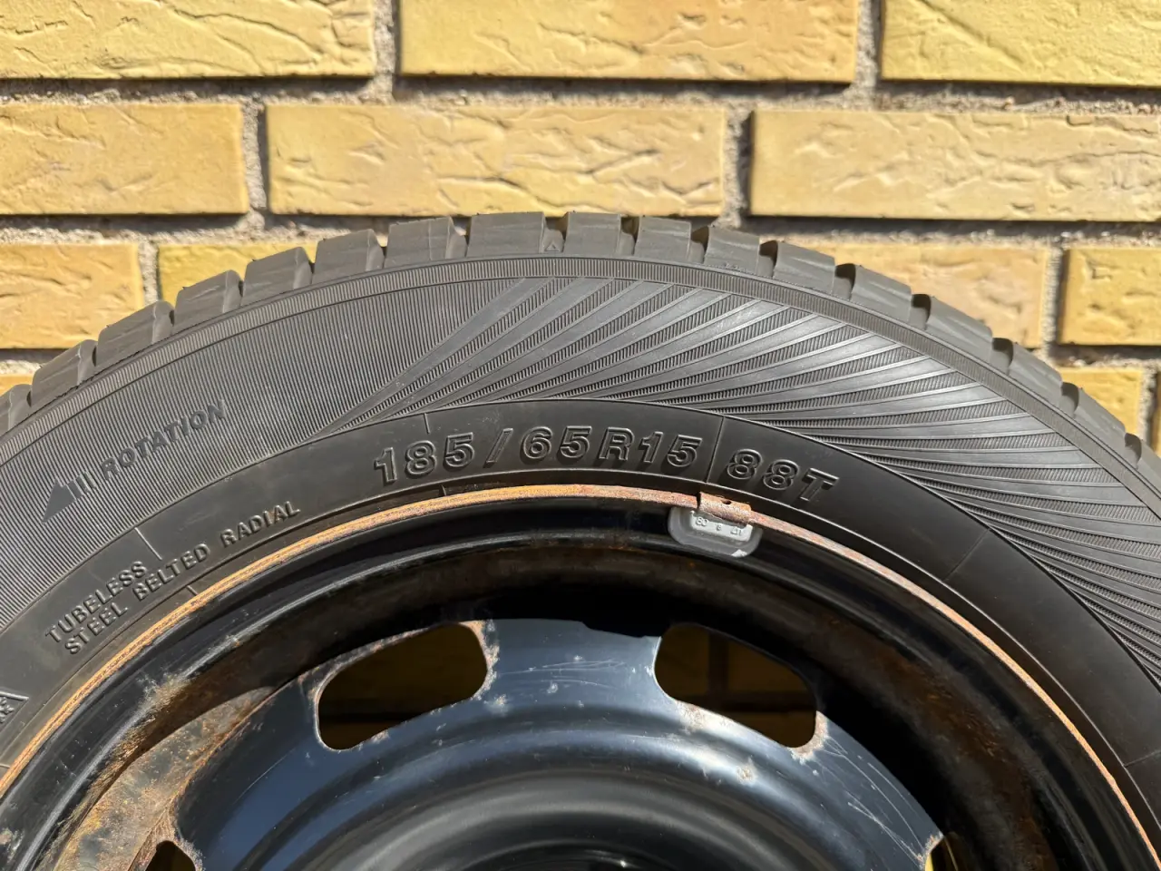 Billede 4 - Vinterdæk Yokohama 185/65 R15 88T sælges