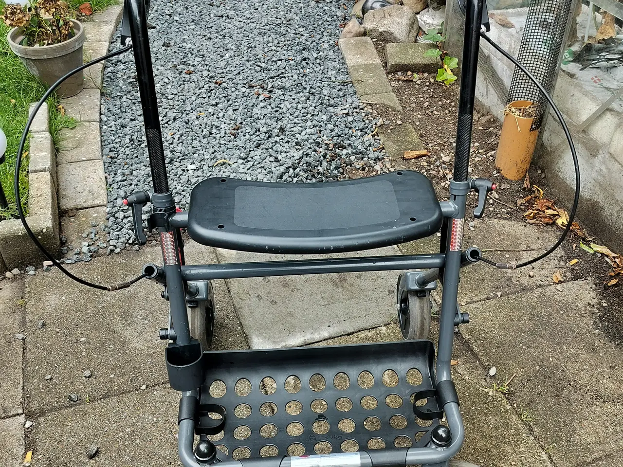 Billede 1 - Rollator Rehaforum Actimo Basik - med sæde og kurv