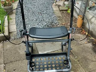 Rollator Rehaforum Actimo Basik - med sæde og kurv