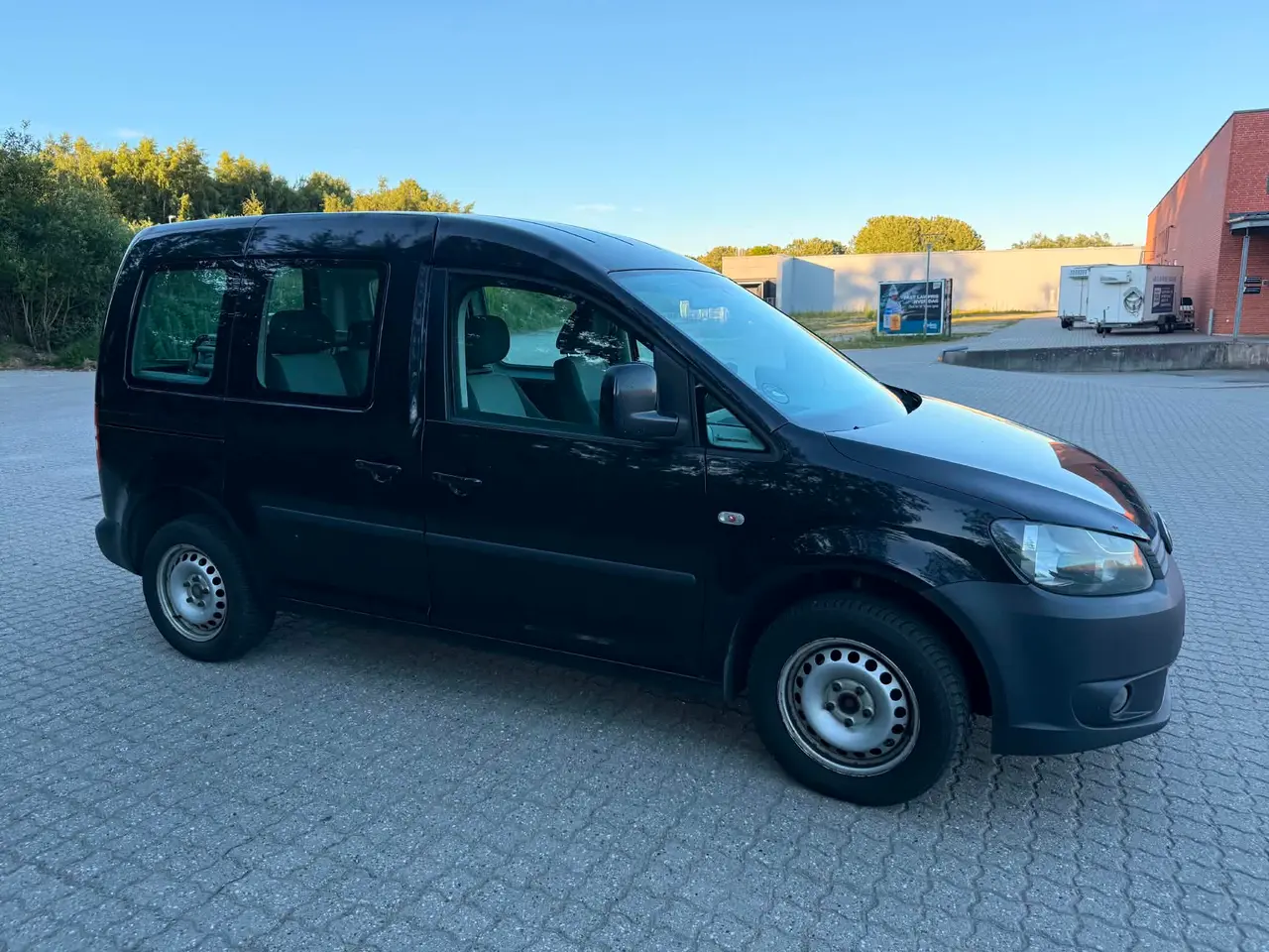 Billede 1 - Sort Caddy 1,6 Trendline TDI