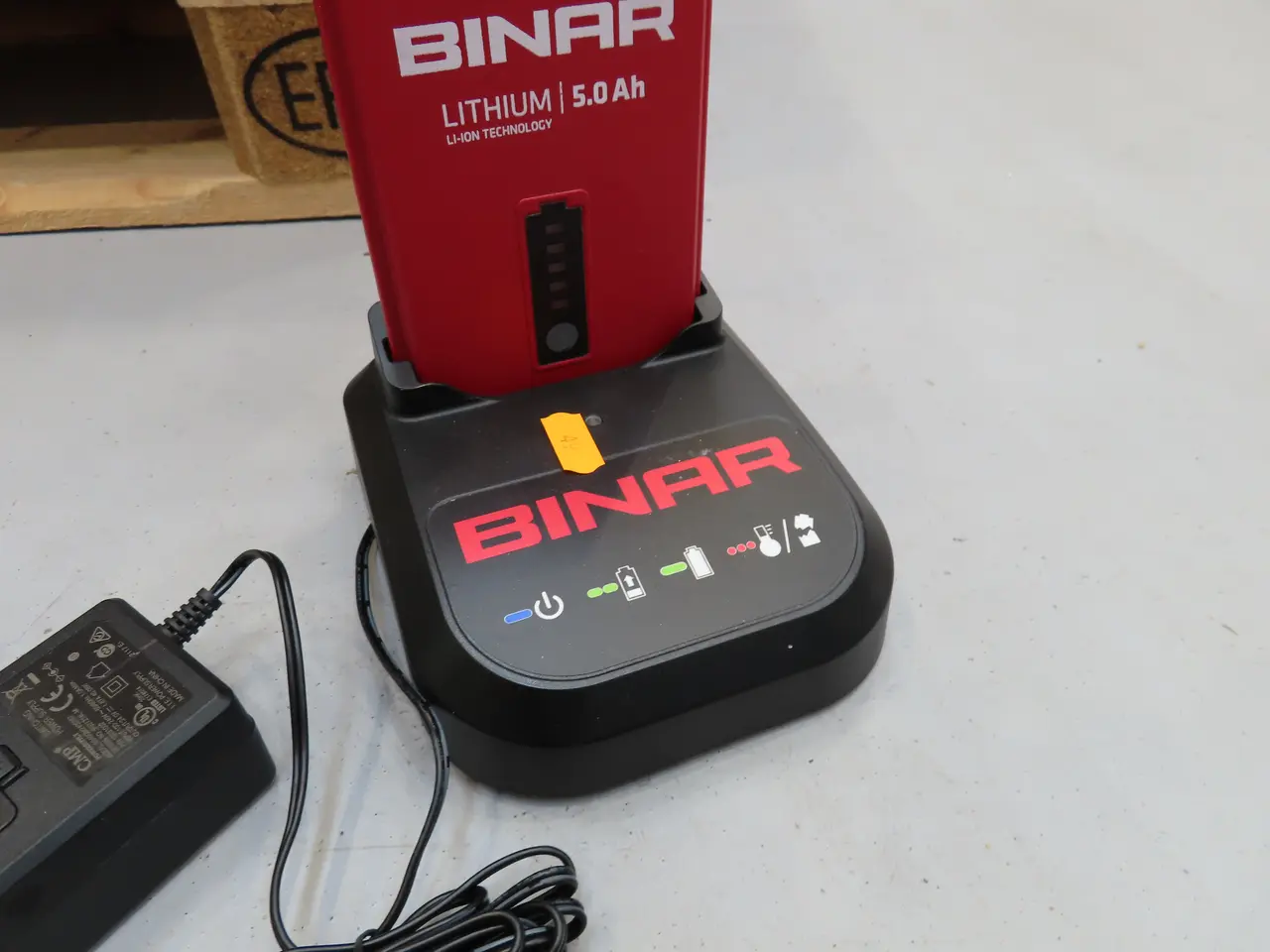 Billede 3 - Lader og batteri BINAR