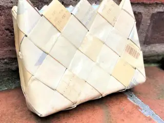 PUNG flettet af GENBRUGSMATERIALE