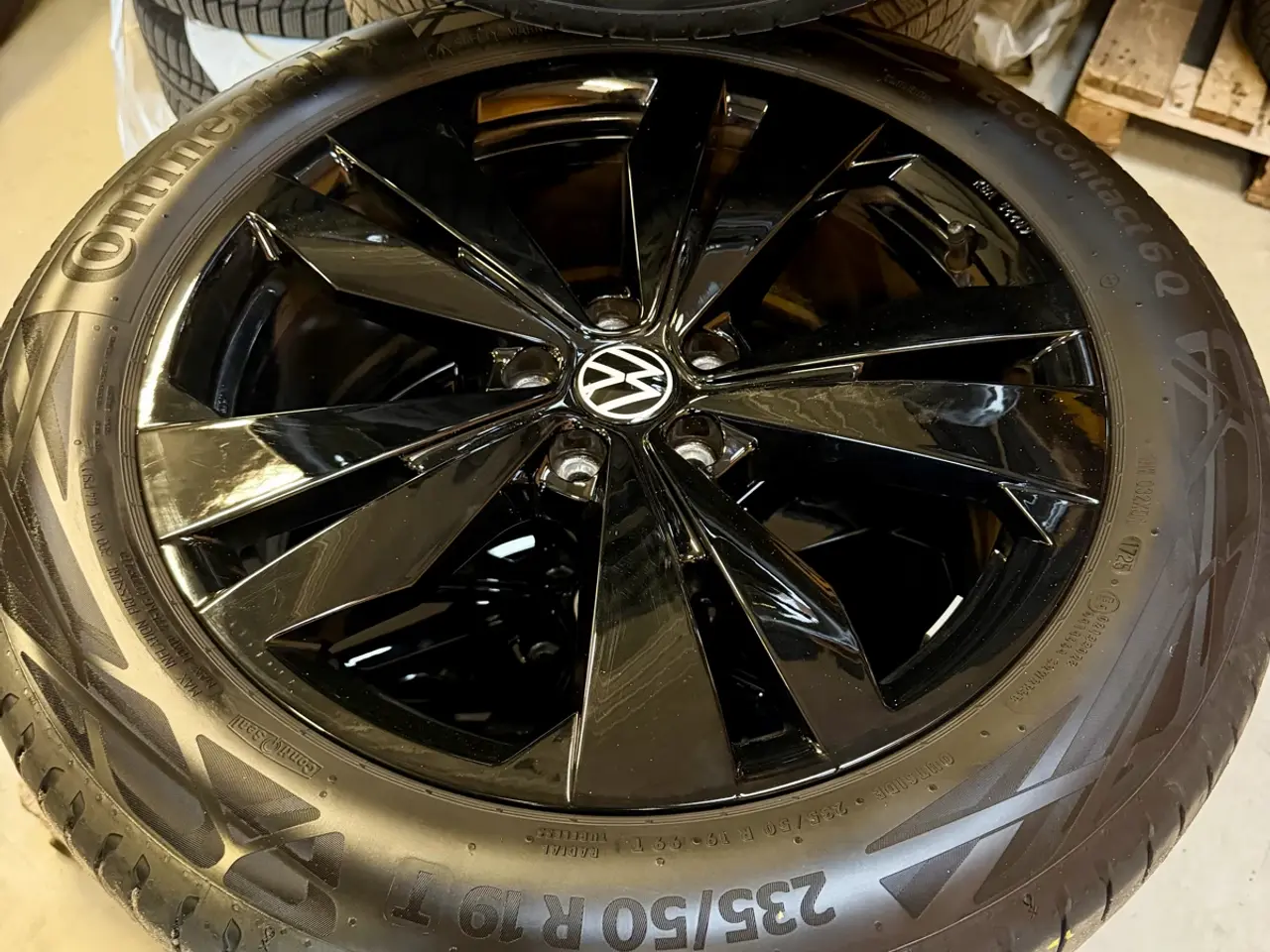 Billede 1 - Originale VW ID.7 Loen 19" alufælge m. Continental