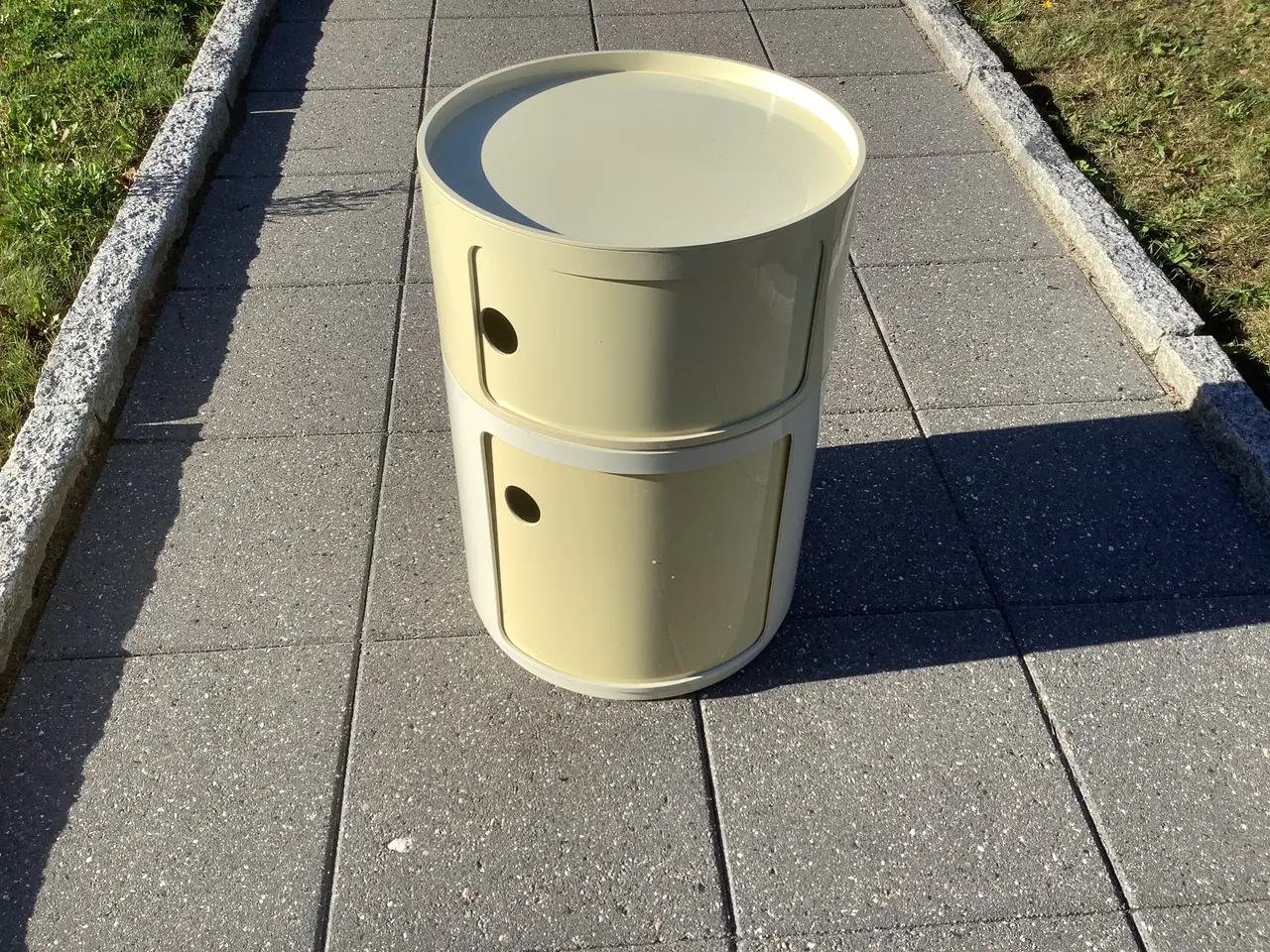 Billede 1 - Kartell opbevaring eller sengebord