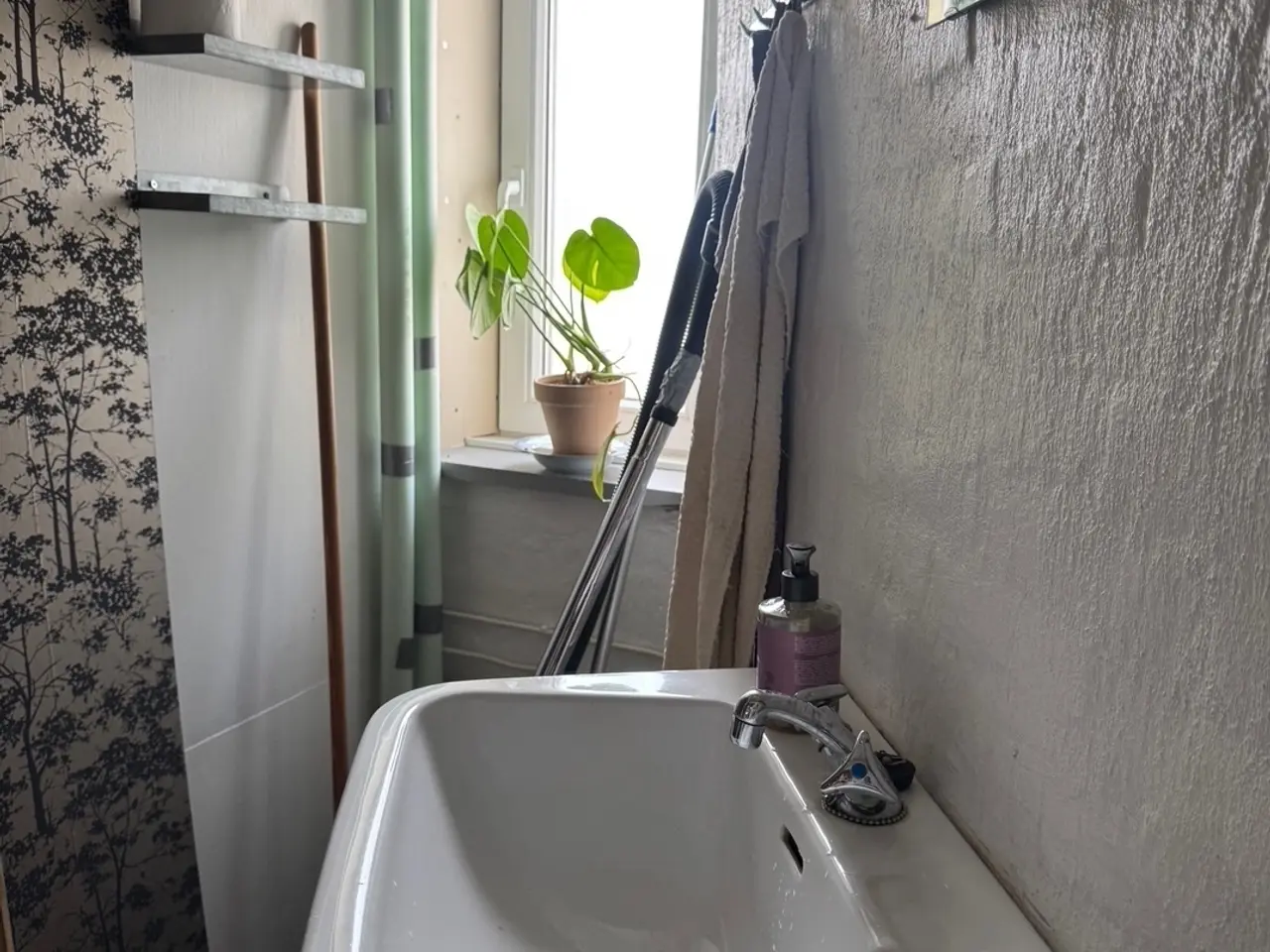 Billede 3 - Stort lokale med eget toilet. og køkken - nem adgang