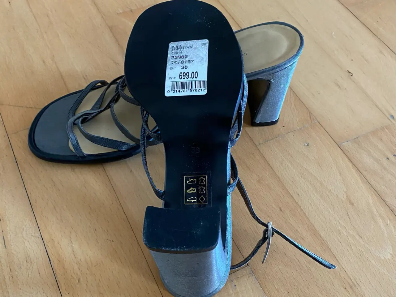 Billede 3 - Sød sølv sandaler
