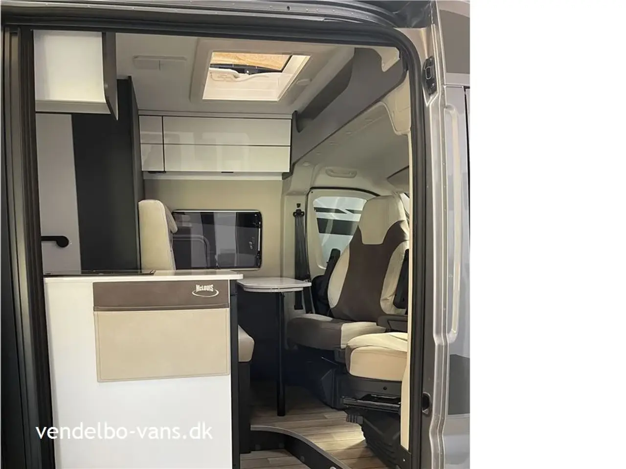 Billede 21 - 2026 - McLouis Menfys Van 1 KUN 541 cm