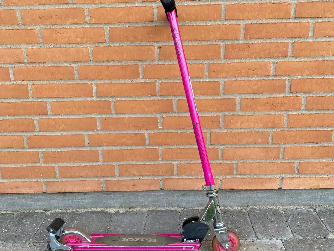 Billede 1 - Razor S Spark pink løbehjul