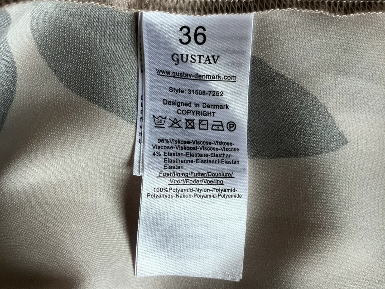 Billede 4 - Rosa blomstret kjole fra Gustav. Viscose.. NY