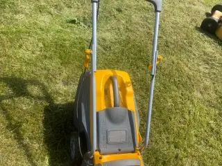 Plæneklipper med batteri og oplader