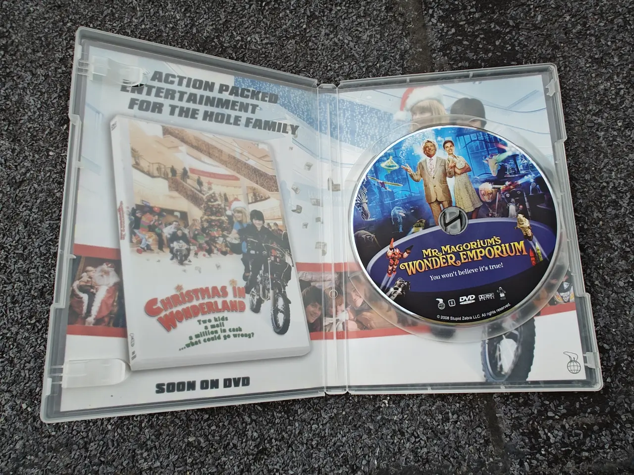 Billede 2 - Den magiske legetøjsbutik DVD