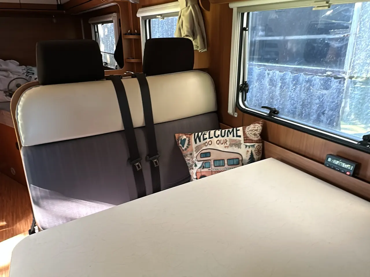 Billede 8 - Velholdt autocamper med 99.775 km, fransk seng, sæ