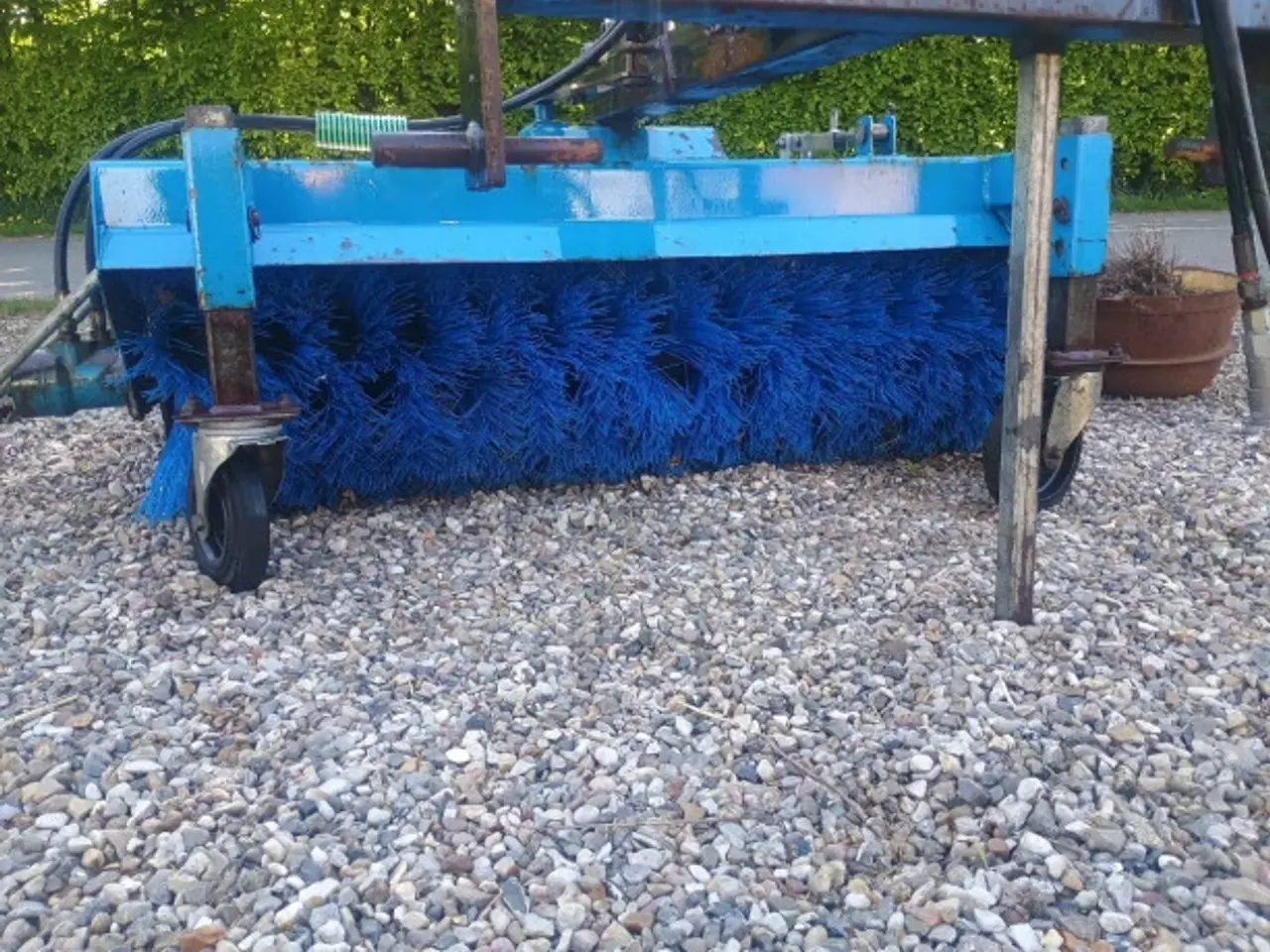 Billede 8 - Hydraulisk kost med opsamler 