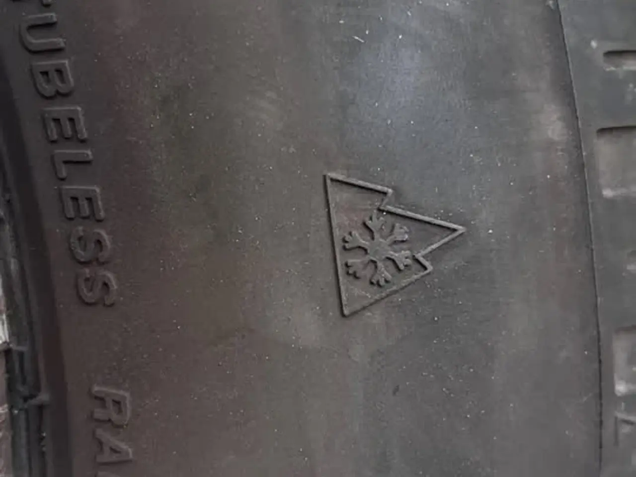 Billede 4 - Vinterdæk 195/65 R15 Firestone Winterhawk 950 kr.