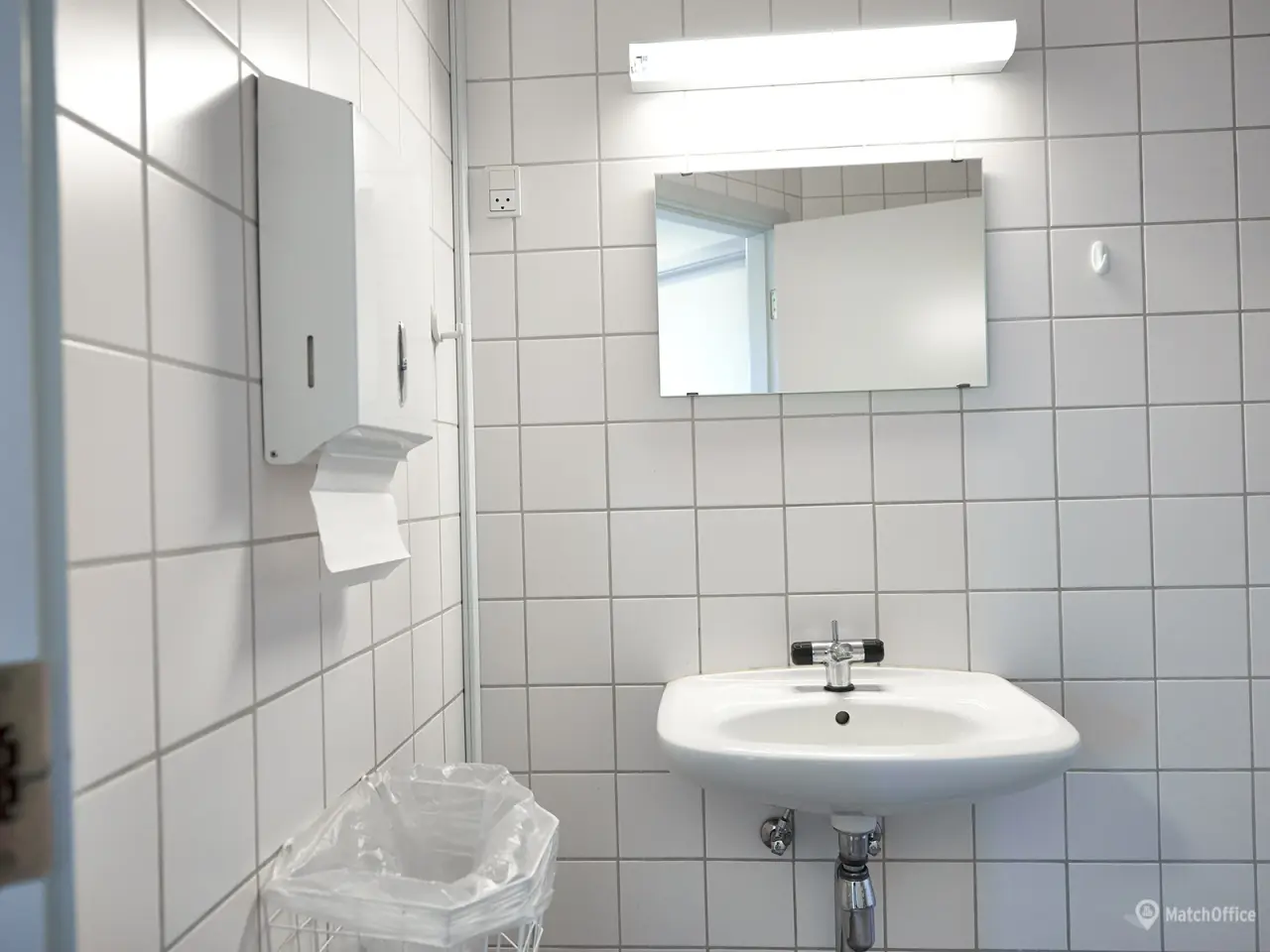 Billede 10 - Erhvervslokaler til klinik-kontor-undervisning mv.  udlejes  i Holstebro