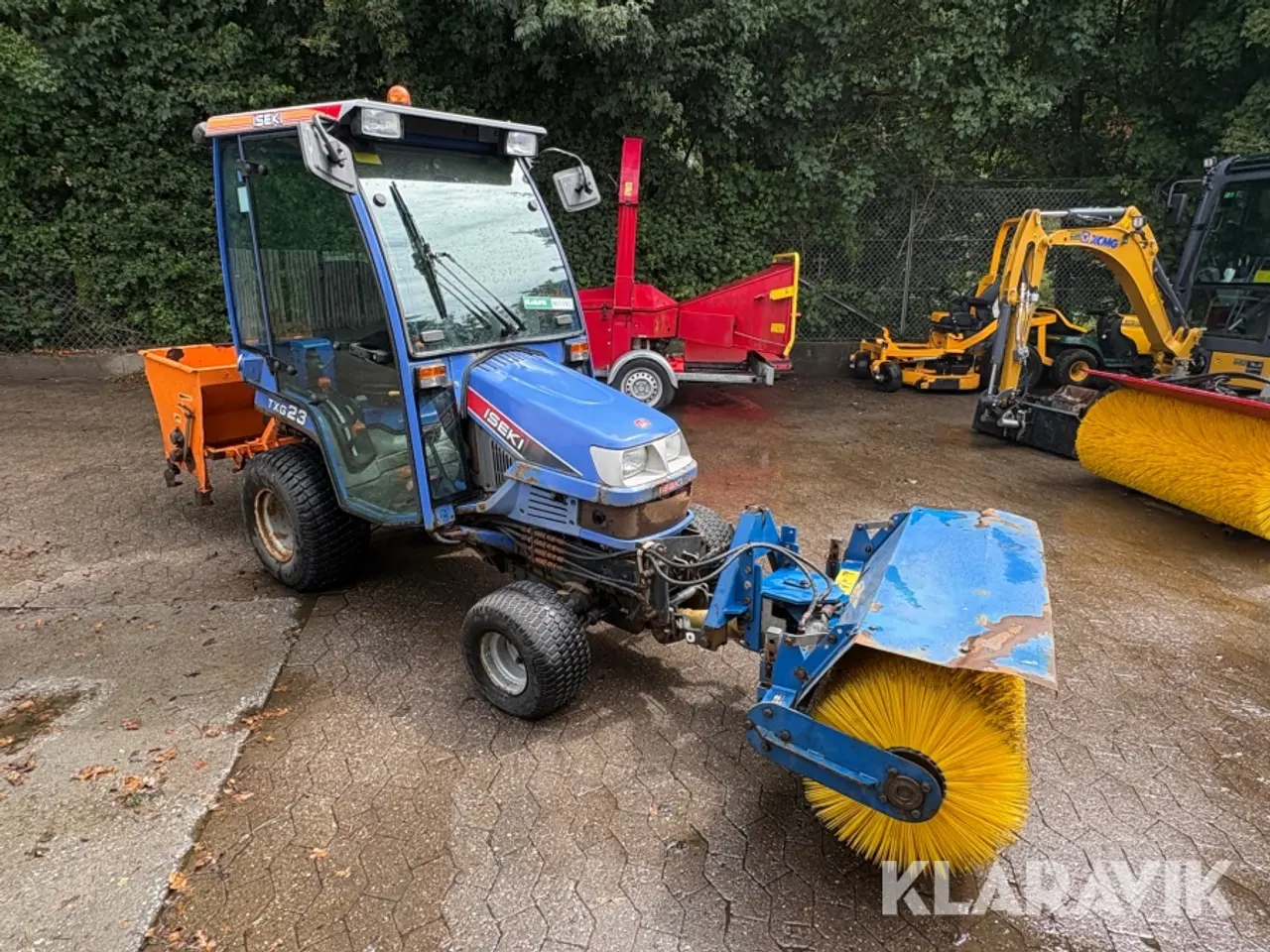 Billede 7 - Traktor Iseki TXG 23 med kost og saltspreder