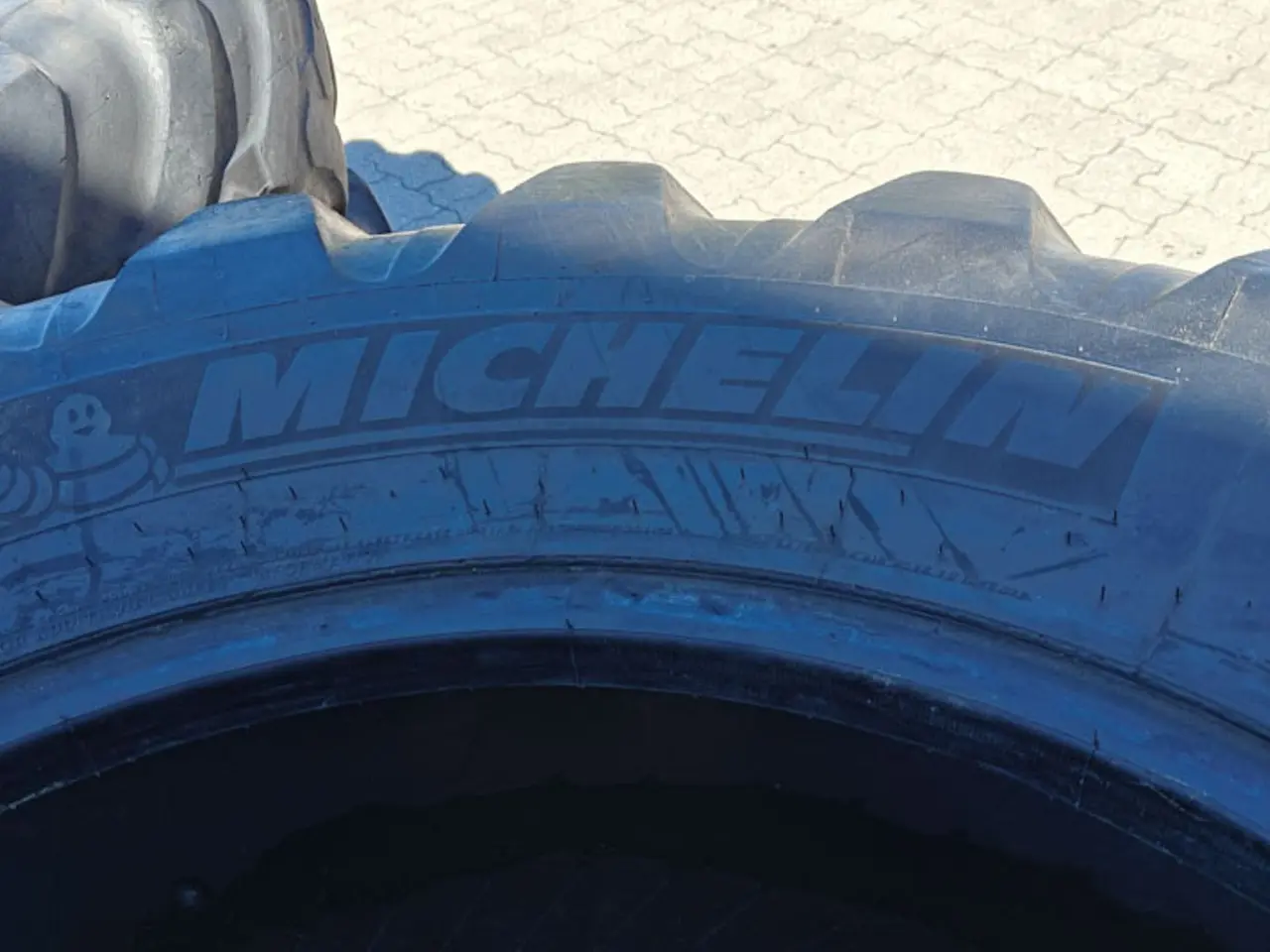 Billede 3 - Michelin 440/80R28
