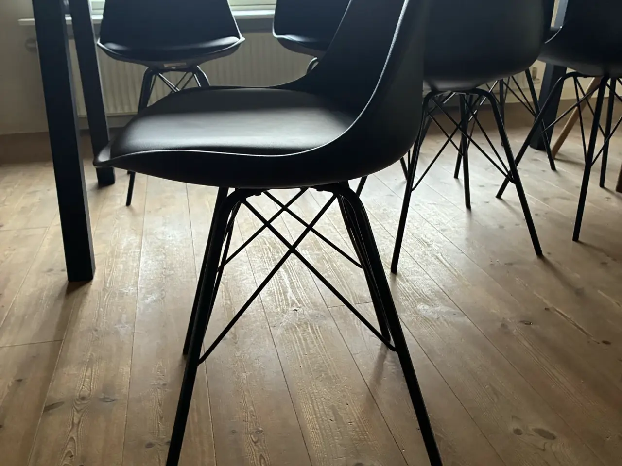 Billede 4 - Spisebord med 6 stole