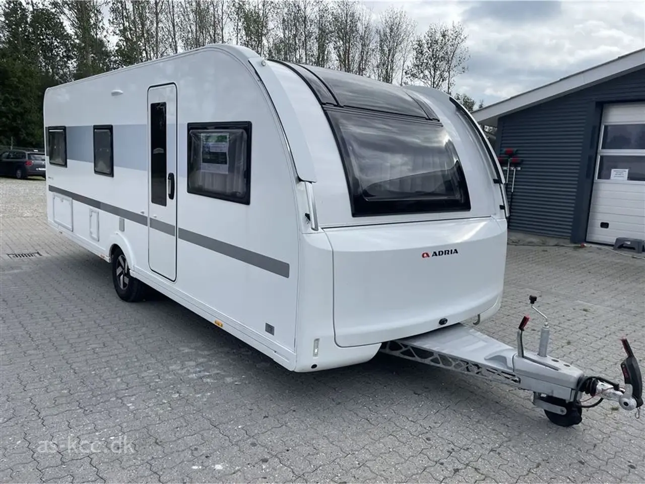 Billede 17 - 2022 - Adria Adora 613 UL   Adria Adora 613 UL årgang 2022 5 sovepladser, 6 siddepladser Isabella Penta fortelt 3,5 m. Dørmarkise til Penta SÆLGES FOR KUNDE