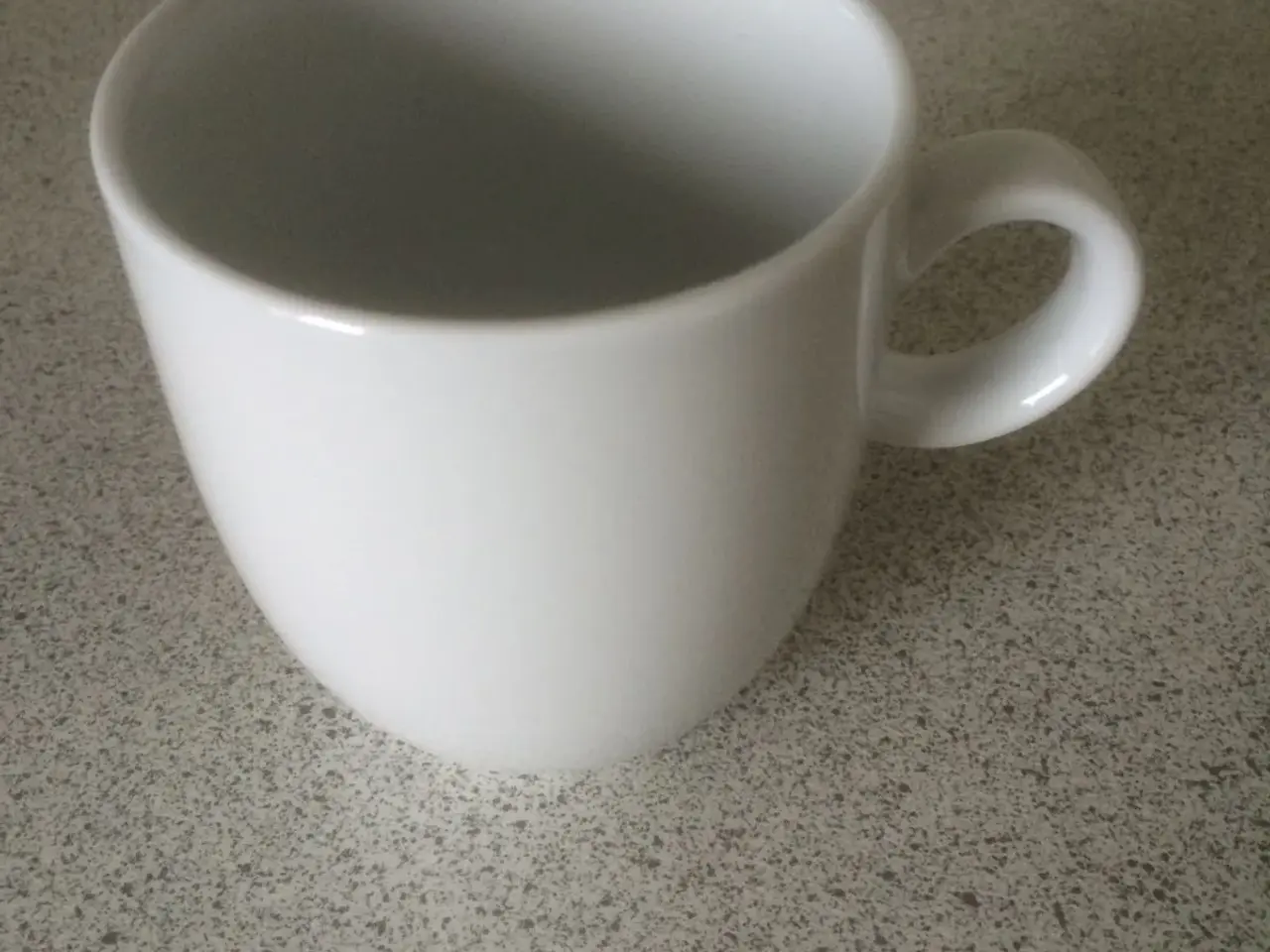 Billede 2 - Krus i hvid porcelæn