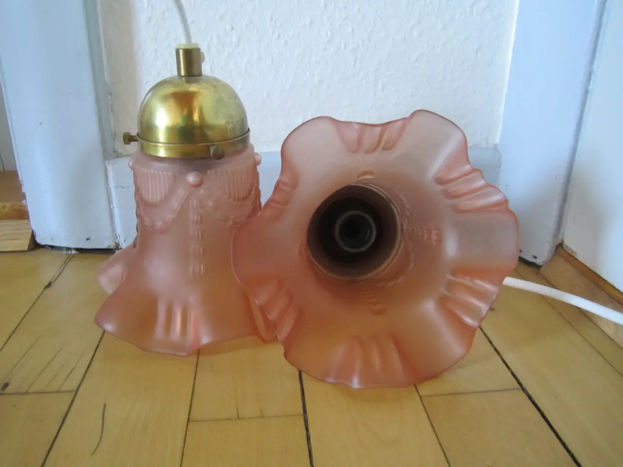 Billede 3 - BYD. 2 stk. Smukke LAMPER.