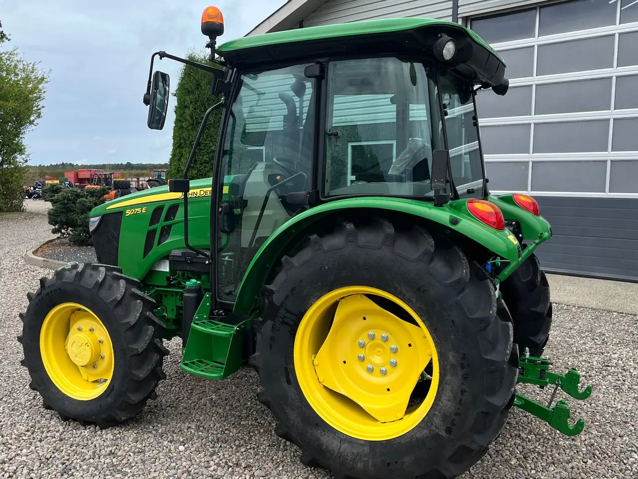 Billede 3 - John Deere 5075E Med aircondition og vendegear