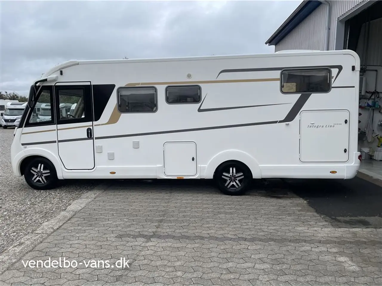 Billede 2 - 2017 - Eura Mobil Integra 720 EB Enkeltsenge og stor garage