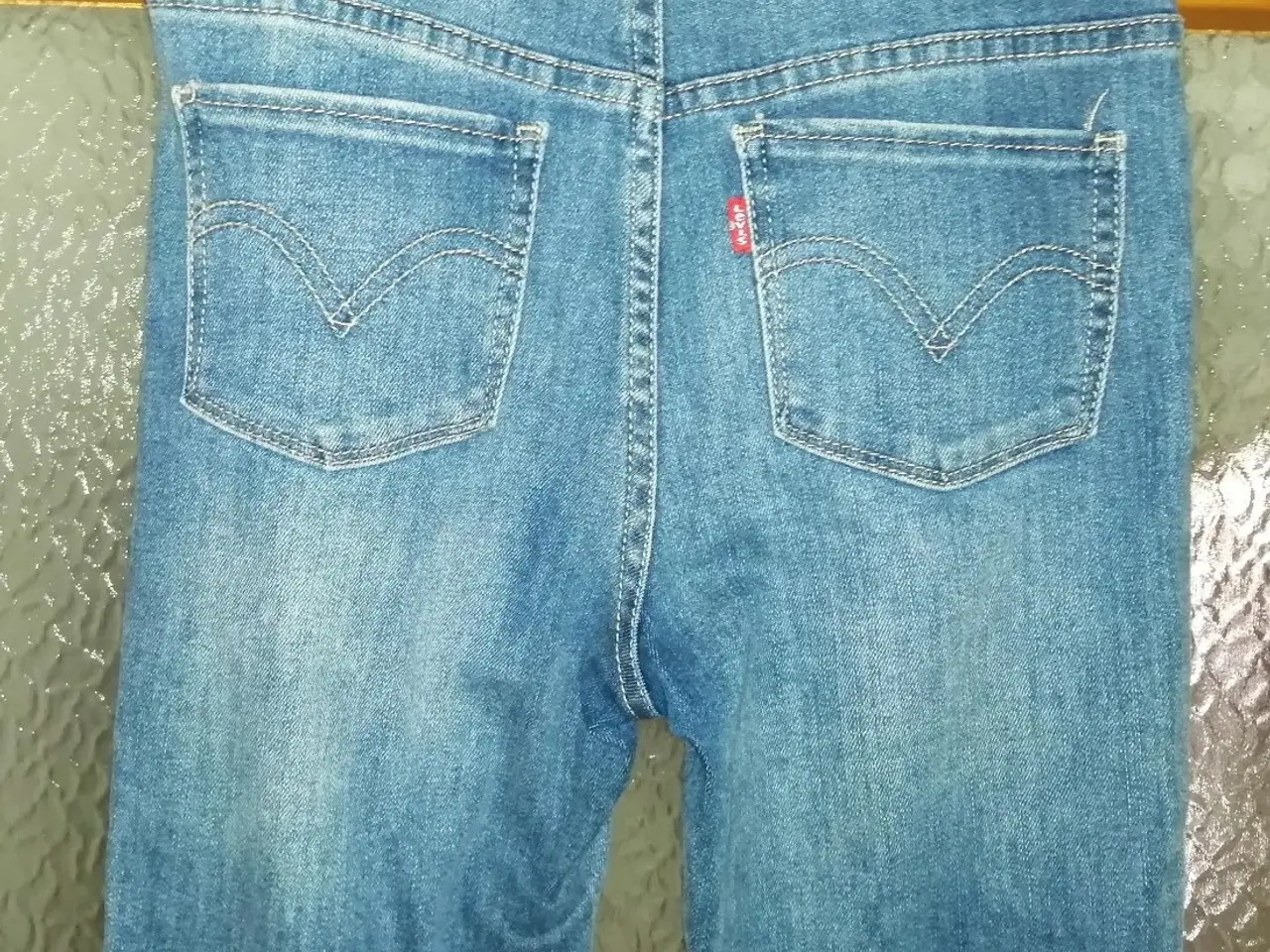 Billede 1 - LEVI'S DRENGE/PIGE JEANS, STONEWASH, FLOT