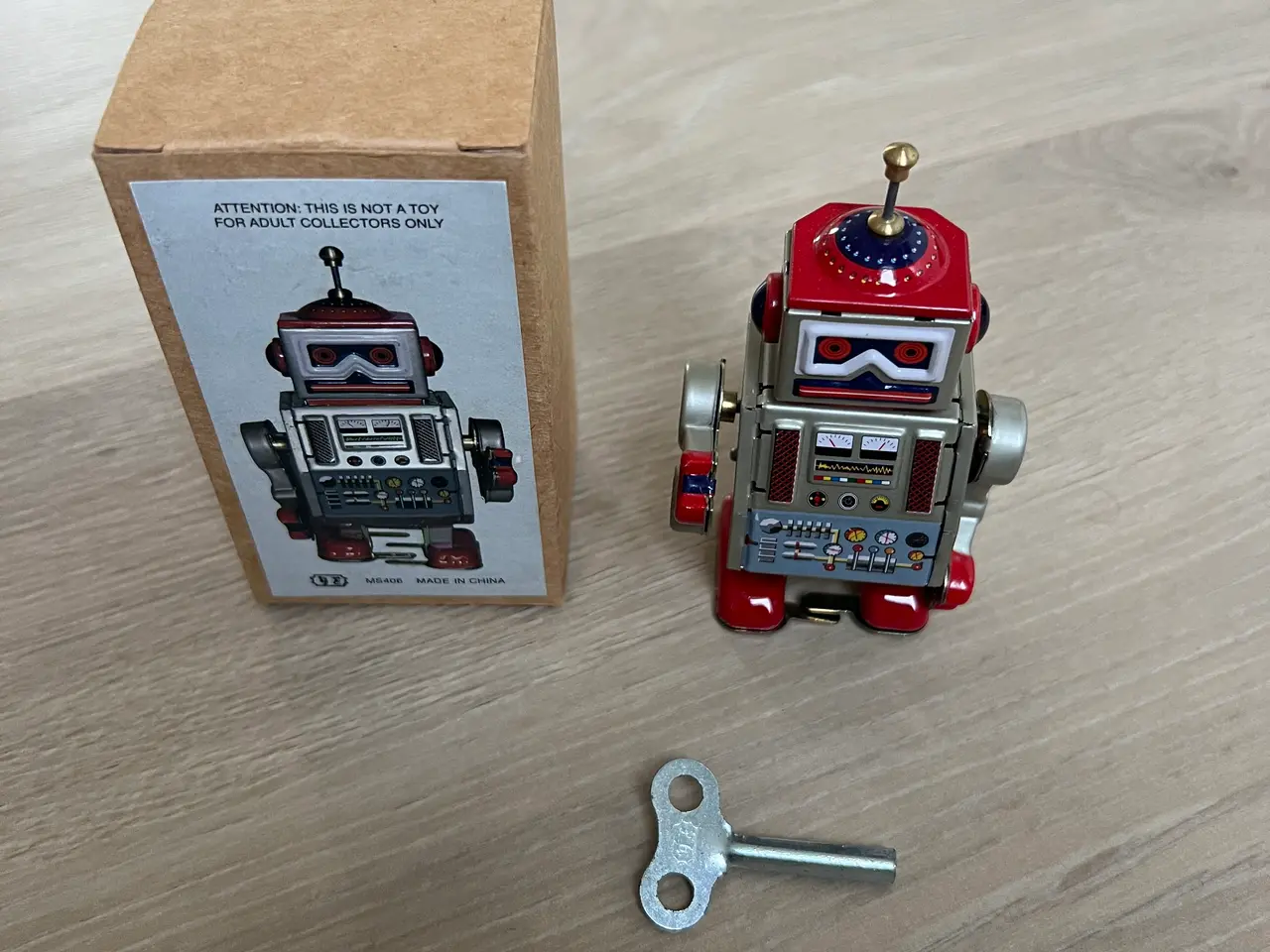 Billede 1 - Tin robot med optræk