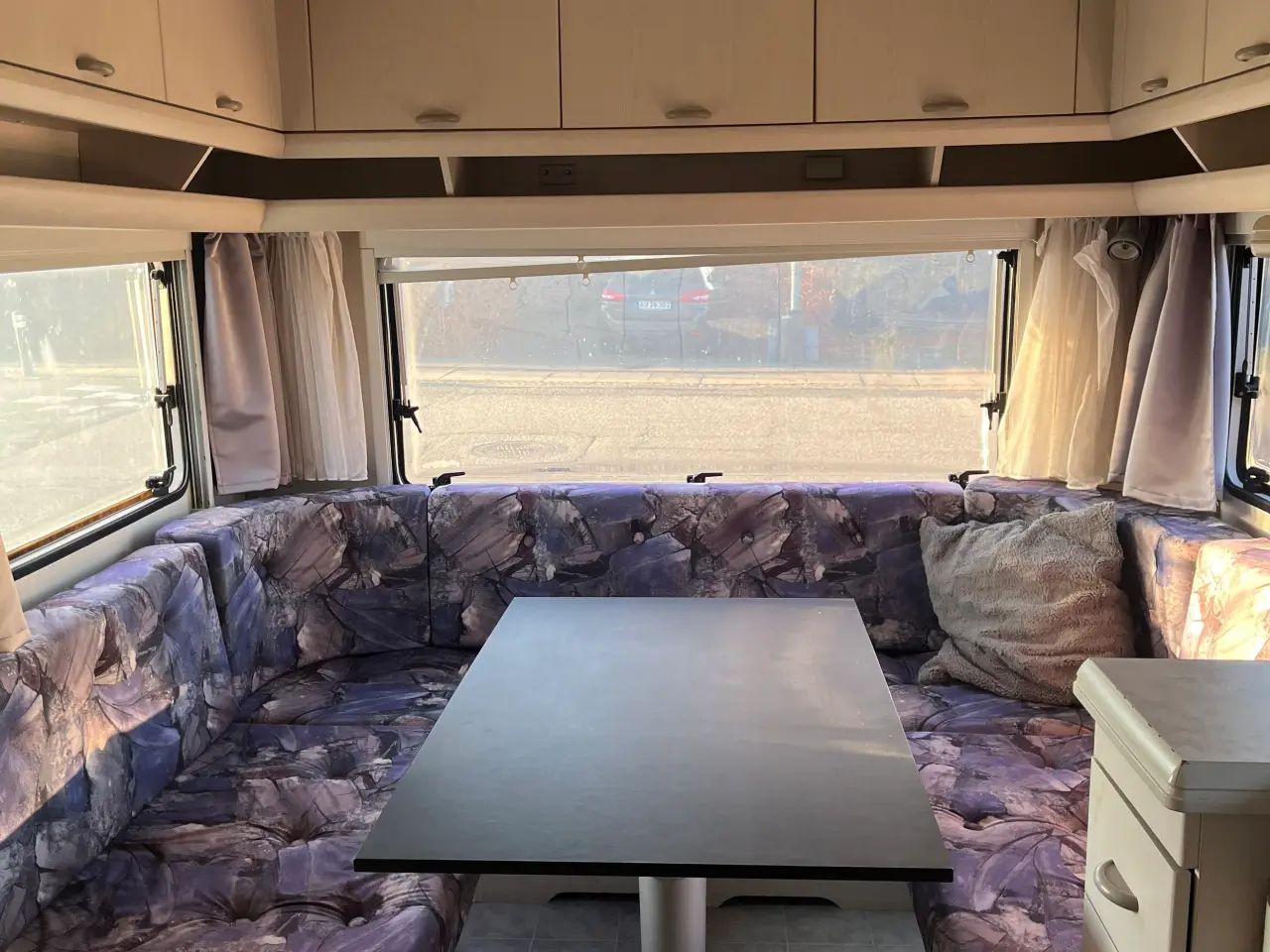 Billede 3 - Godt udstyret og velholdt Hobby Campingvogn