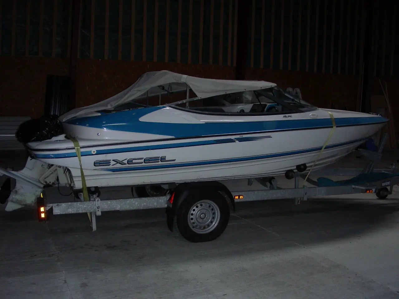 Billede 1 - 18 SL med Volvo Penta indenbords motor & Variant 1500 kg trailer