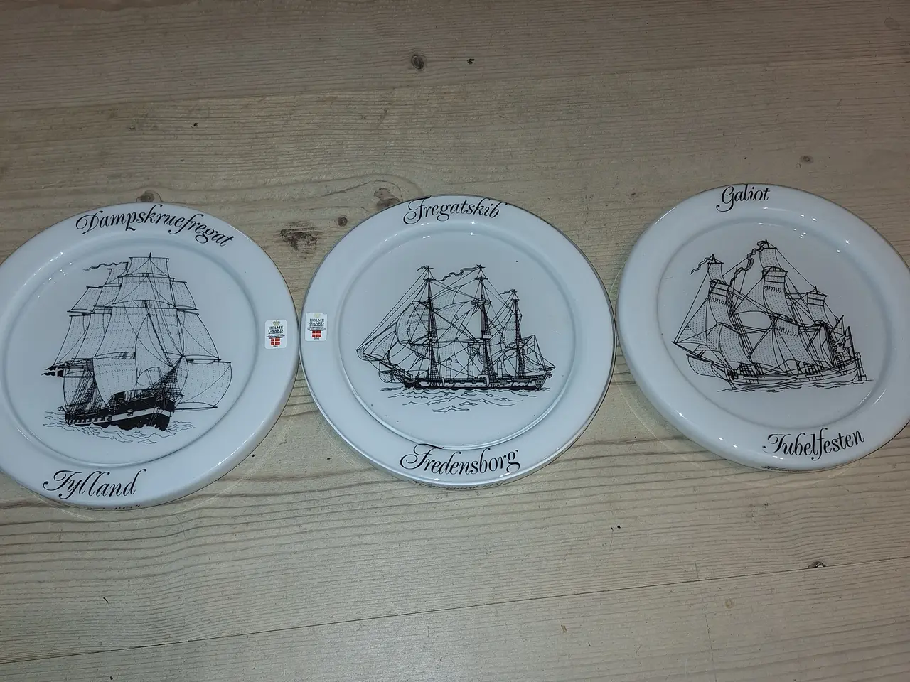 Billede 1 - Velholdte Holmegaard skibsplatter samlet 125 kr.