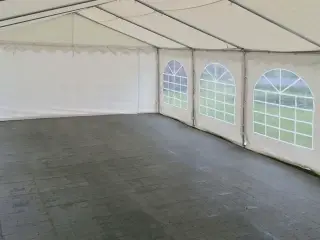 Gulv til festtelt
