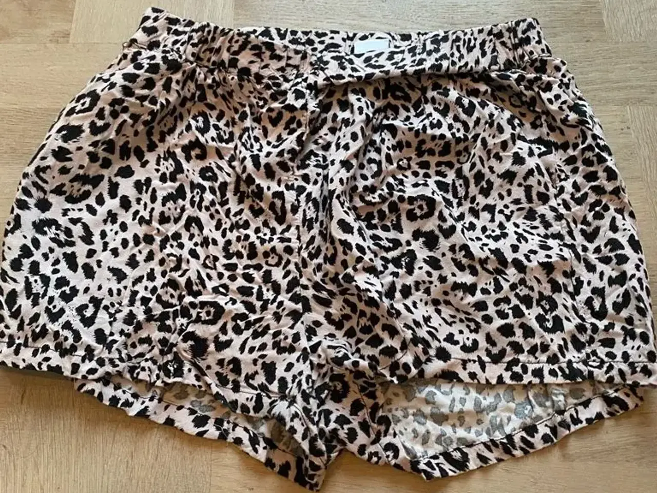 Billede 1 - Smarte shorts fra vero moda str M