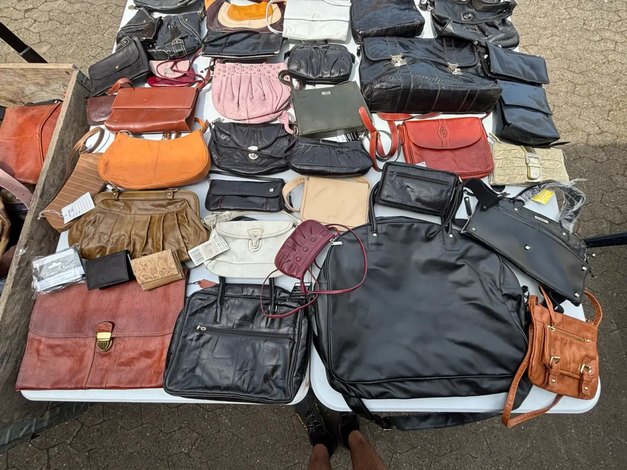Billede 6 - 208 stk tasker, punge osv fra butik