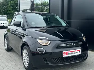 Fiat 500e 24 Action