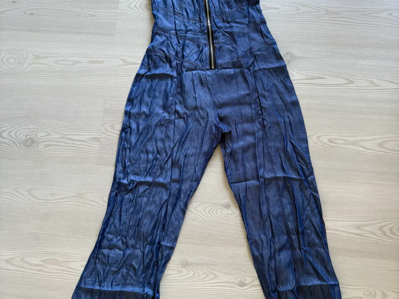Billede 3 - Heldragt- ny