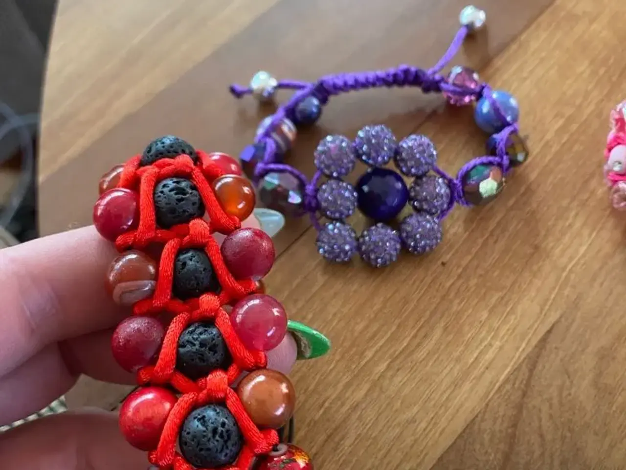 Billede 4 - Nye knyttede armbånd
