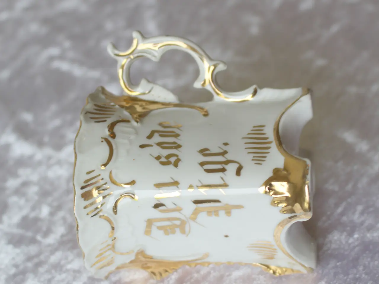 Billede 3 - Porcelænskrus antikt med guldstafferinger.