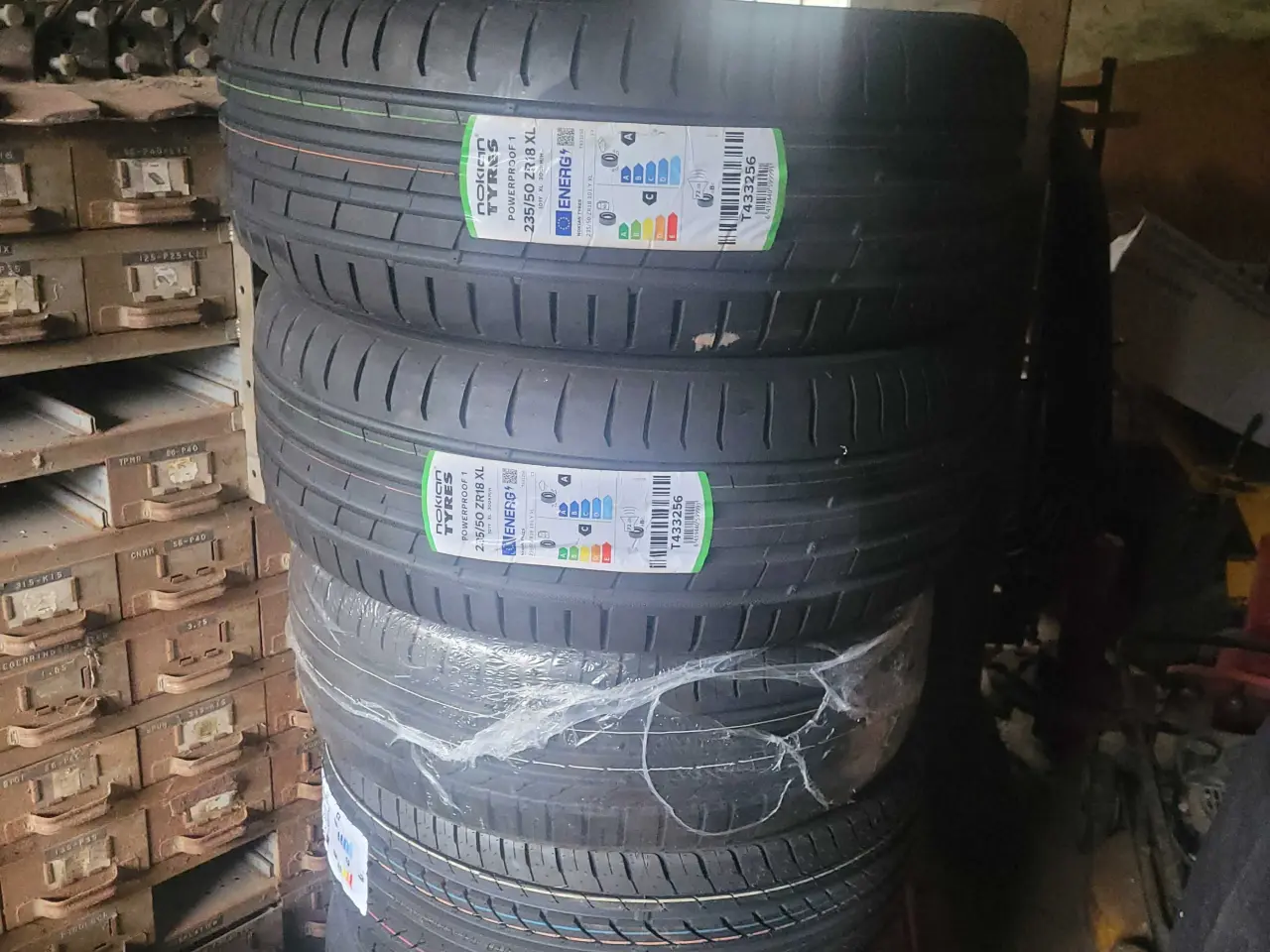 Billede 4 - 235  / 50 R 18