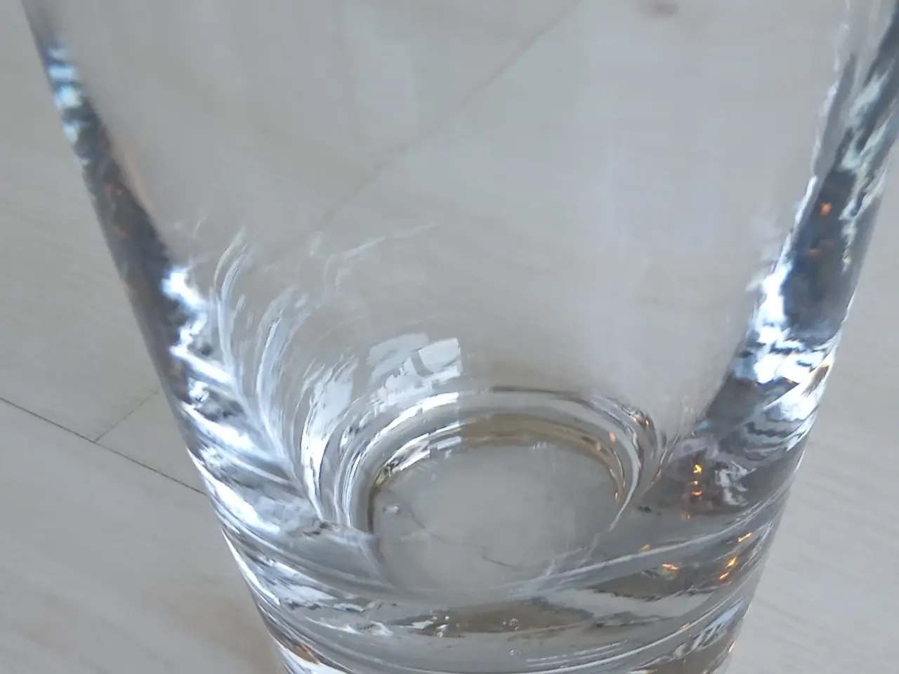 Billede 8 - Slank høj glasvase, højde 28,5 cm
