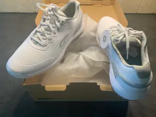 Helt nye ikke brugte PUMA golfsko.