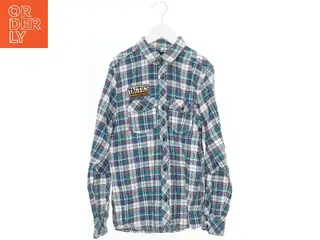 Skjorte i ternet mønster fra Outfitters Nation (str. 152)