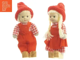 To nissedukker med rødt tøj og strikhuer (str. 2 stk 12 cm)