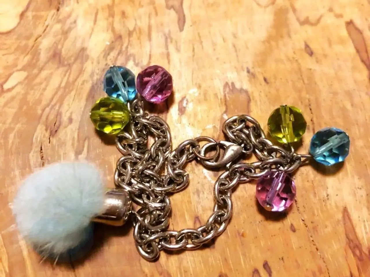 Billede 4 - LILLE FINT ARMBÅND - med pels og perler