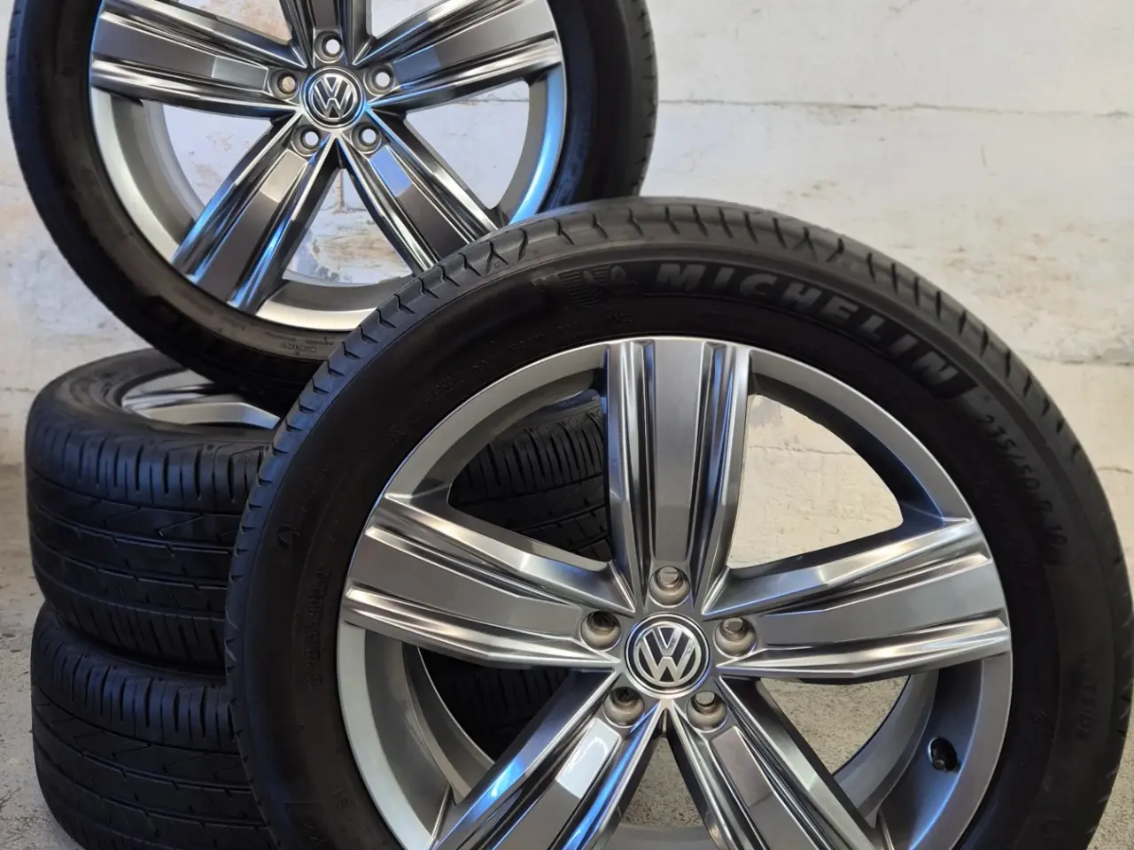 Billede 1 - VW TIGUAN ORIGINAL ALUFÆLGE MED SOMMERDÆK