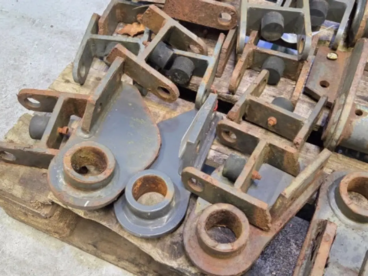 Billede 10 - New Holland B115C Dele til Pallegafler 87310374