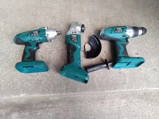 Makita stk pris 700 kr UDEN 18 V BATTERI Ubrugte 