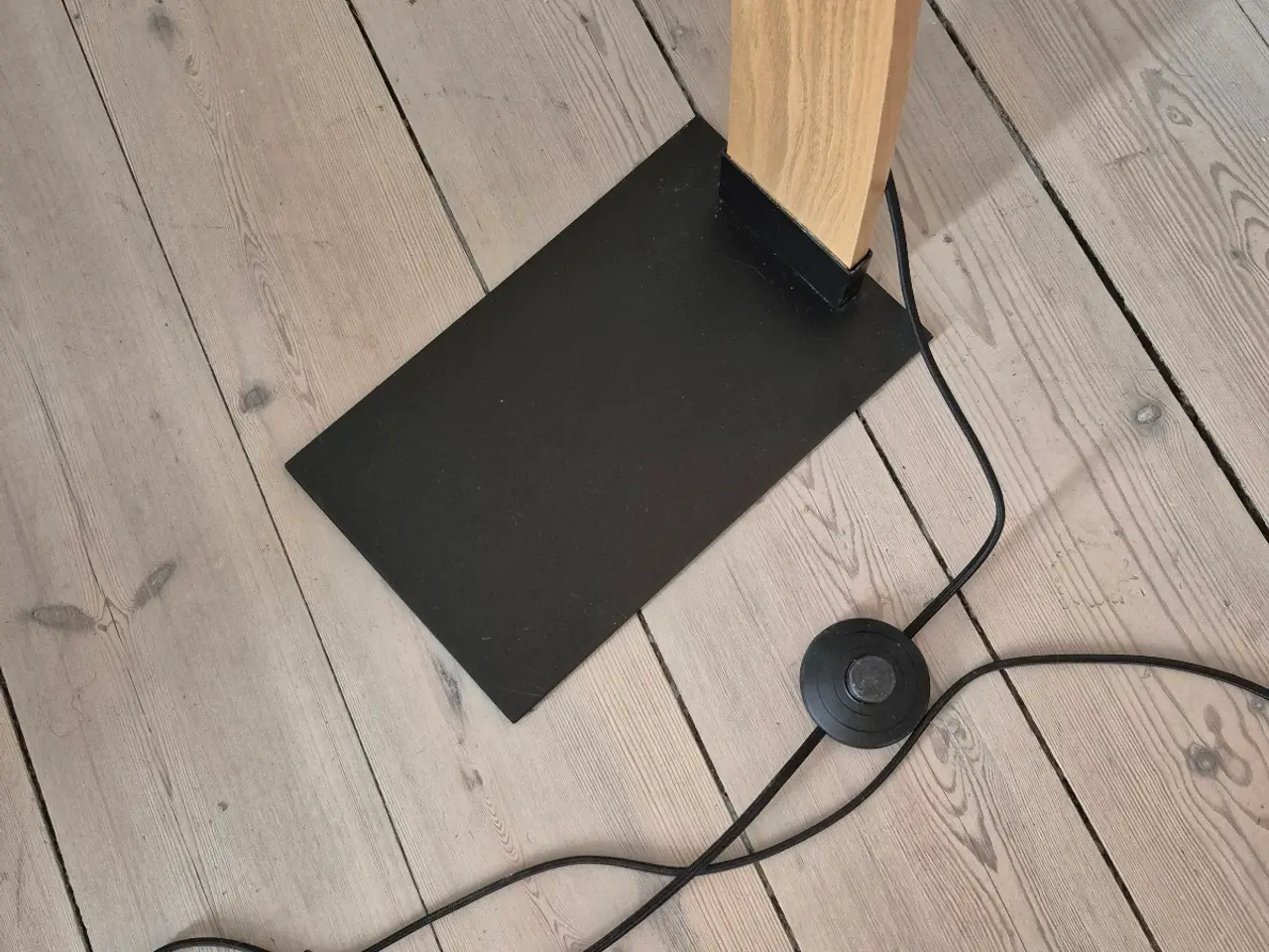 Billede 3 - Gulvlampe sælges.