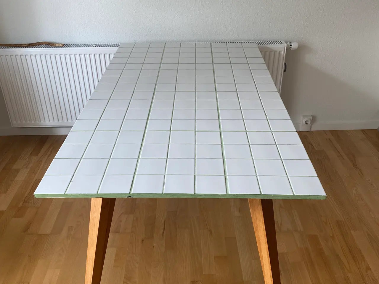 Billede 2 - Spisebord med fliser/klinker